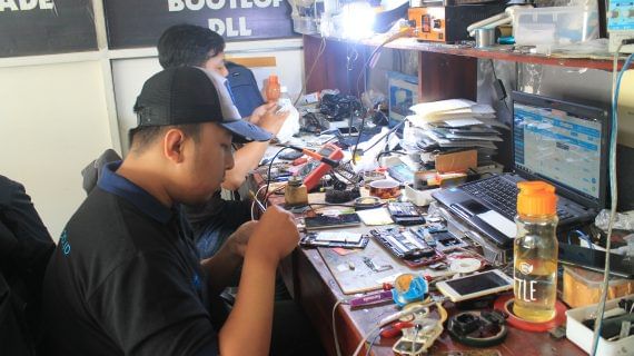 Ardi Mazakin Senior Teknisi HP Lasercom