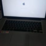 MACBOOK STAG DI LOGO