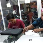 Tanda Tangan Perjanjian Jual Beli Laptop