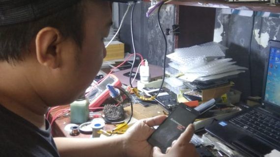 Proses Pengecekkan Handphone No Display