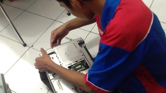 Proses Perakitan Laptop User yang Sudah Jadi